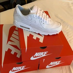 Nike air max 90 white leather sneakers. 9/10